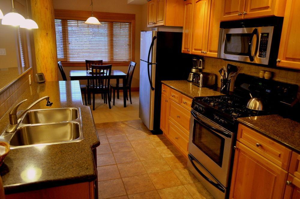 Red Mountain Village Condos 罗斯兰 外观 照片